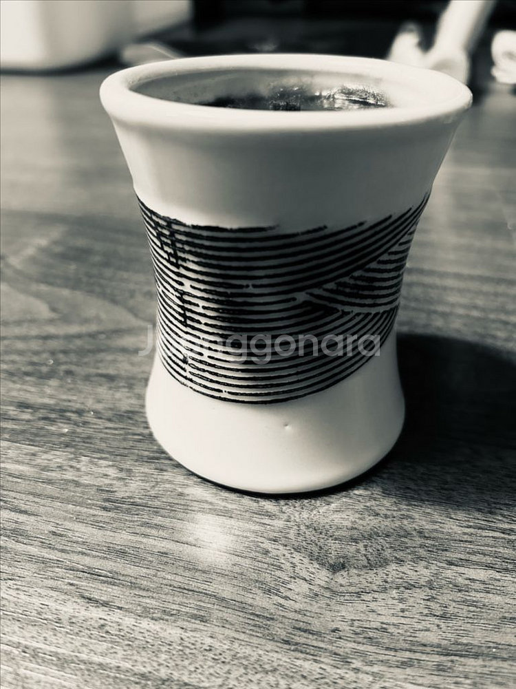 우드윅 캔들 6oz(142g)입니다.--1