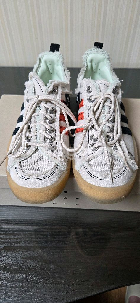 송포더뮤트x아디다스 캠퍼스 80s 화이트--0