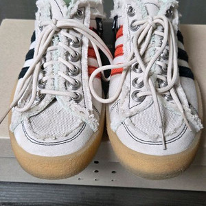 송포더뮤트x아디다스 캠퍼스 80s 화이트