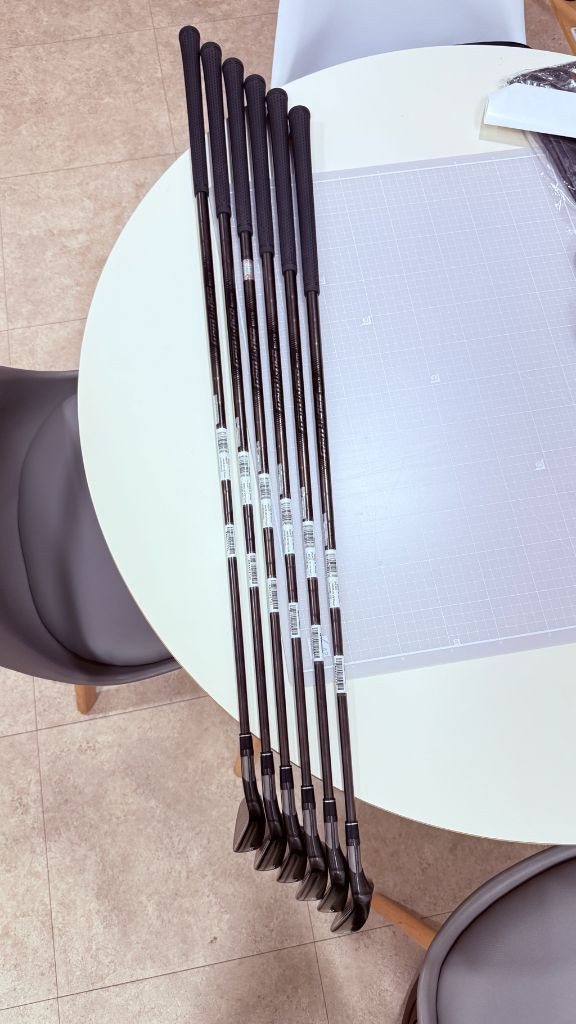 남자 중급자용 골프채 판매. 국내정식 수입 제품 이미지