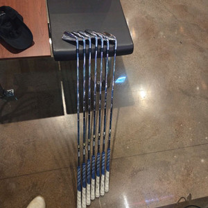 투어스테이지 Gr블레이드 포지드아이언 저렴히 판매합니다