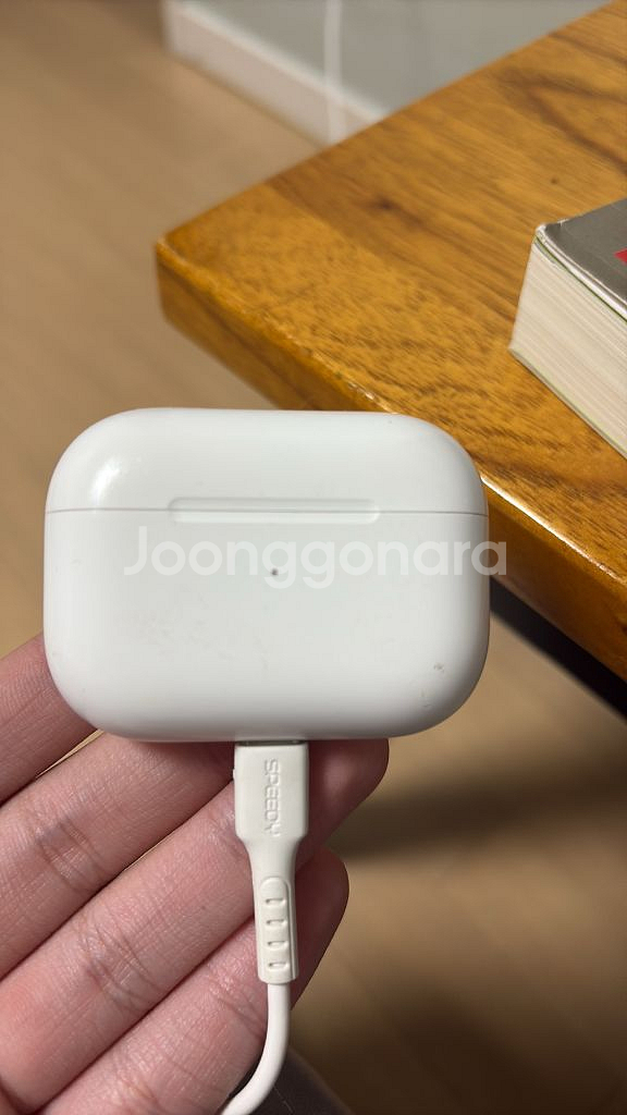에어팟프로1 c타입 본체팝니다--0