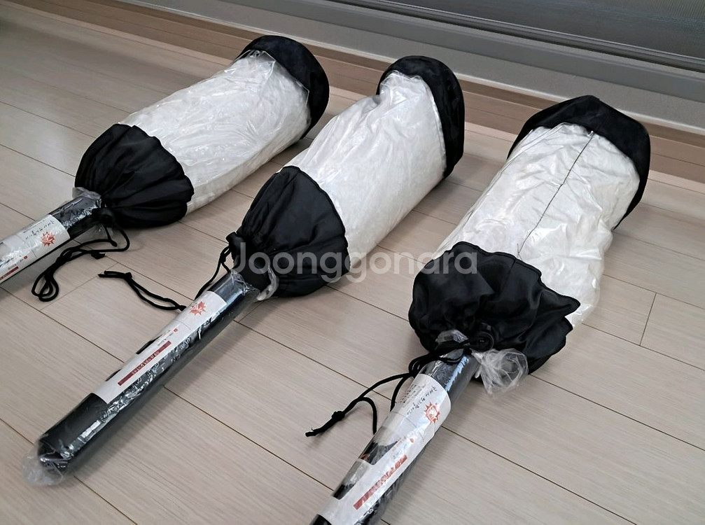각종 이물질을 깔끔하게 제거하는 초극세사 먼지털이개 팜--3