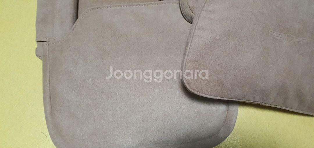 제네시스 G90 롱휠베이스 뒷자석 토퍼3종 셋트입니다--2