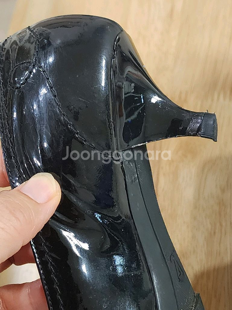 루이비통 블랙 페이턴트 구두 235--6