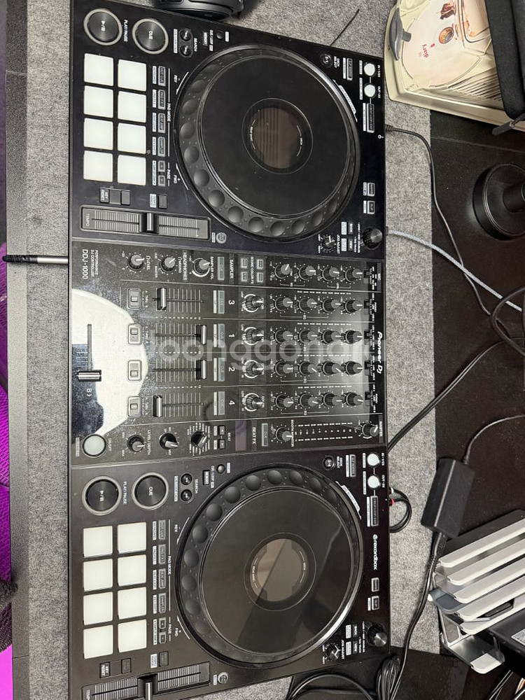 DDJ 1000--0