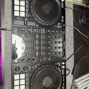 DDJ 1000