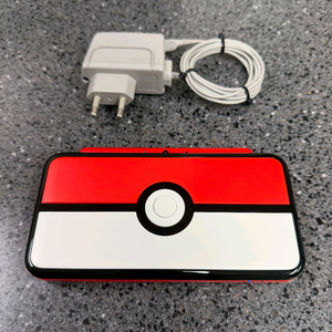 닌텐도 2DS XL 몬스터볼 에디션