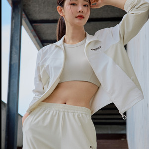 디스커버리 여성 우븐 트레이닝 자켓 95 8만원 팝니다
