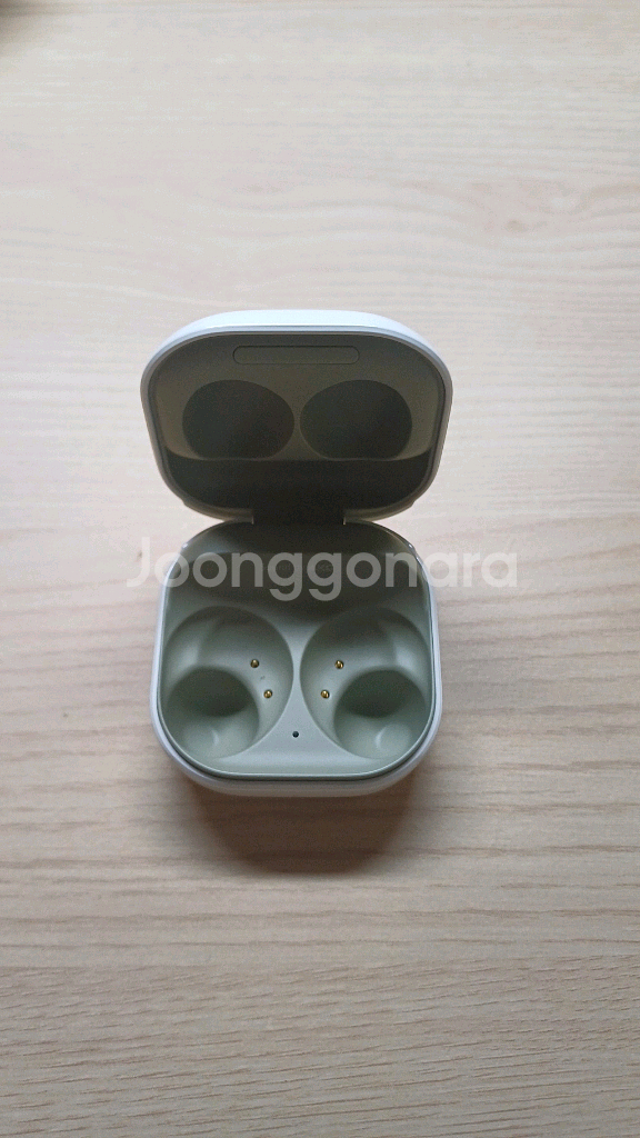 버즈 2 올리브 본체 판매합니다--0