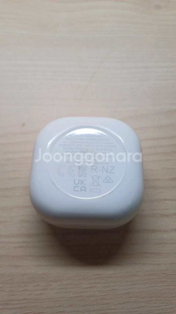 버즈 2 올리브 본체 판매합니다--1