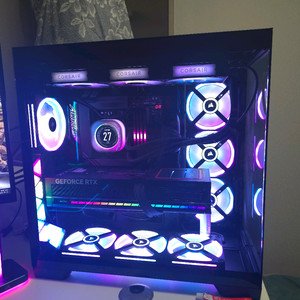 9800x3d 5080 커세어셋팅 하이엔드본체 팝니다