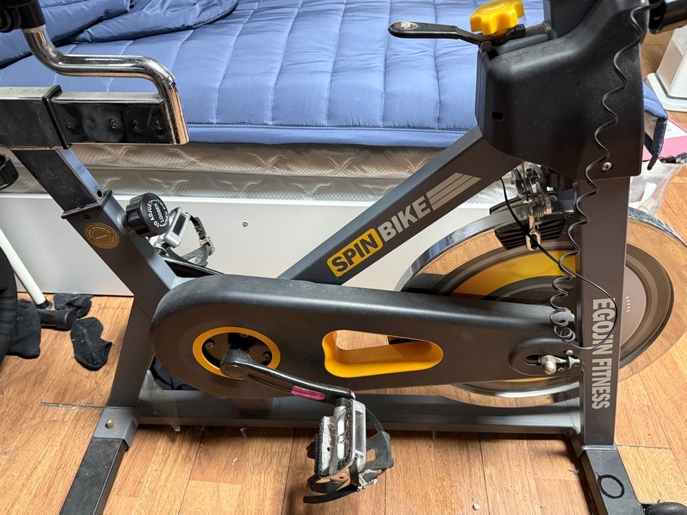 스피닝 실내자전거 이미지