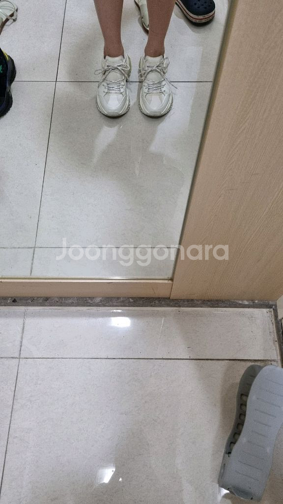 슈콤마보니 운동화 225 흰색--3