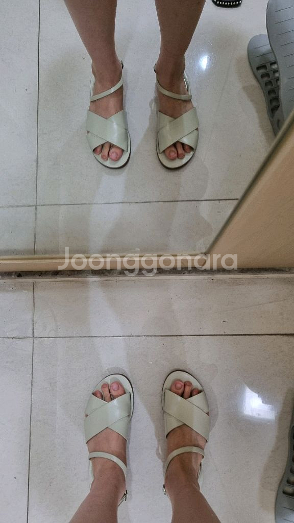 쿠에른 베니스 02 샌들 아이보리225--1