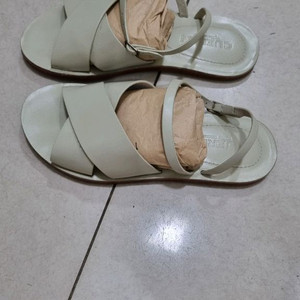 쿠에른 베니스 02 샌들 아이보리225