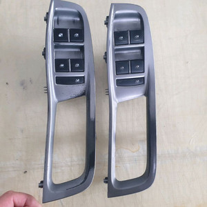 올란도 윈도우 스위치 2가지 운전석