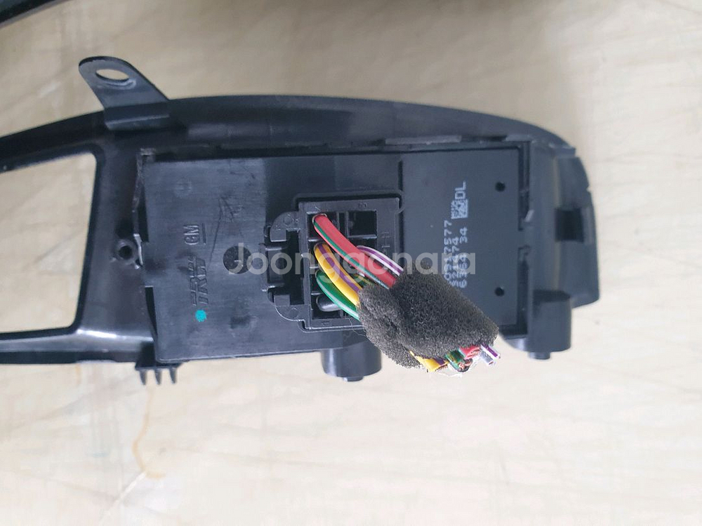 올란도 윈도우 스위치 2가지 운전석--3