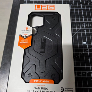 갤럭시S25 울트라 UAG 패스파인더 케이스 팝니다.