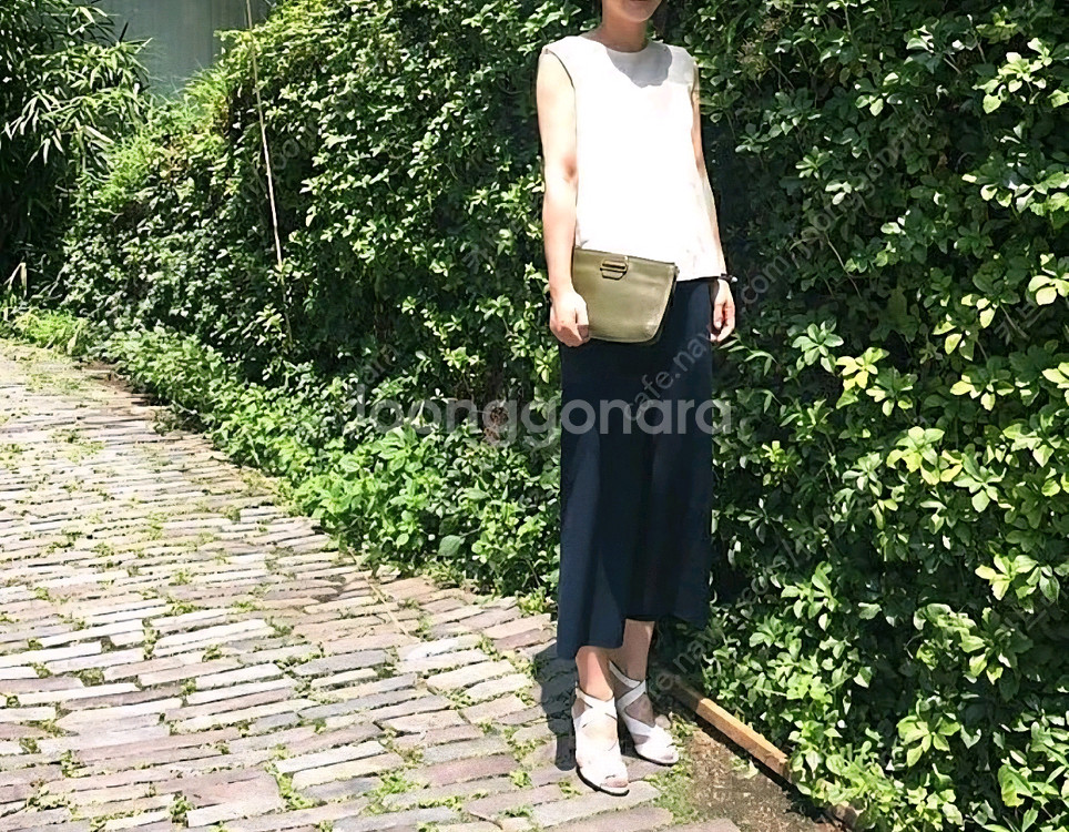 지미추 JIMMY CHOO 화이트 샌들 35 1/2--9