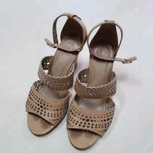 토리버치 TORY BURCH 230 웨지힐 7cm 샌들