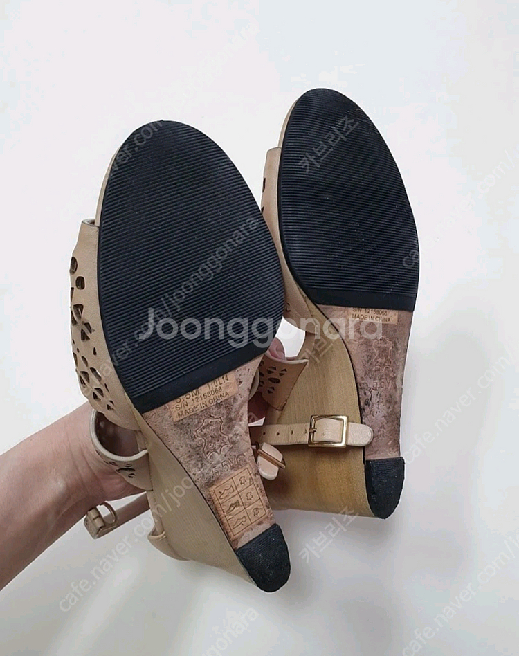 토리버치 TORY BURCH 230 웨지힐 7cm 샌들--2