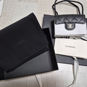 샤넬 3단지갑 블랙 금장 새상품