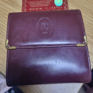 까르띠에 지갑 버건디 팝니다
