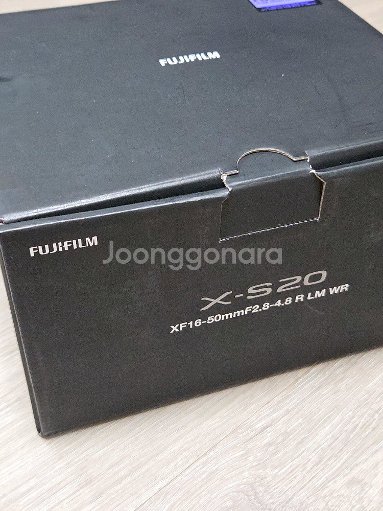 후지 x-s20 블랙 바디 팝니다. 악세사리 추가--3
