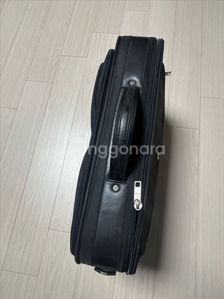 Aigner Munich 아이그너 서류 및 여행 가방--7