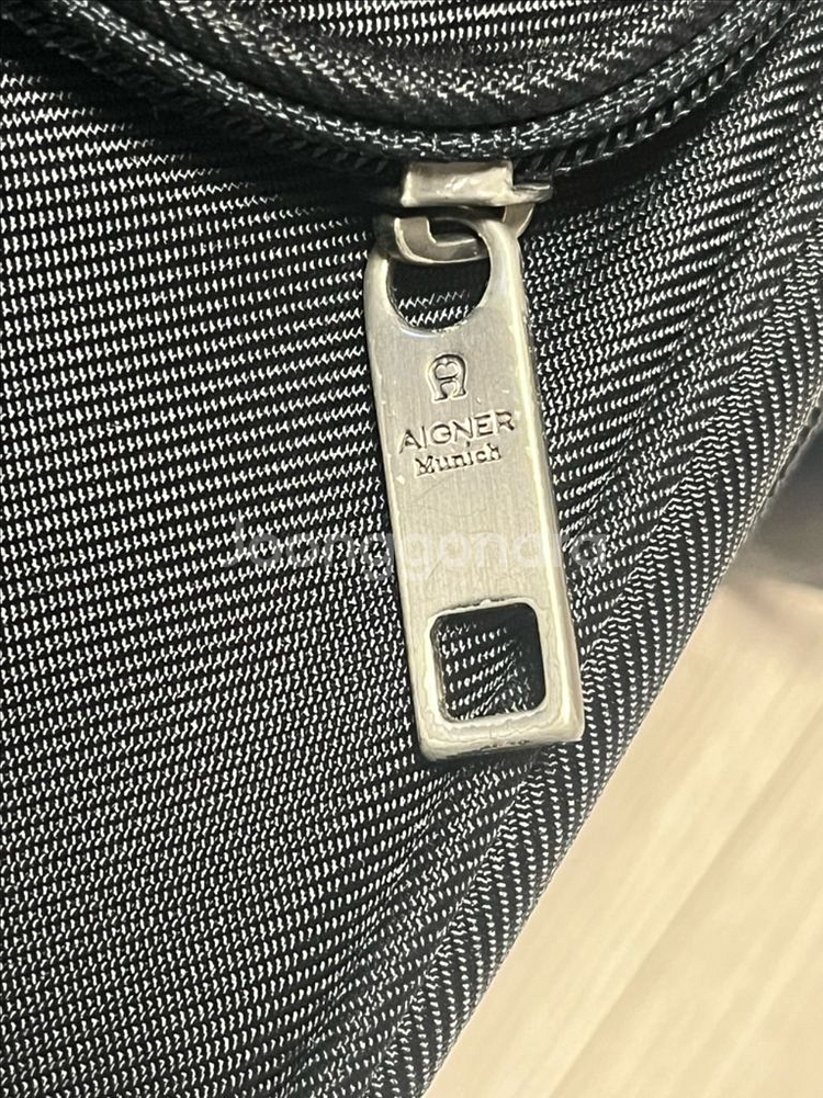 Aigner Munich 아이그너 서류 및 여행 가방--2