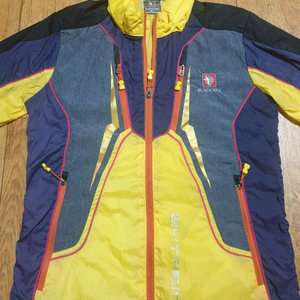 블랙야크 아웃도어 바람막이 95 사이즈입니다