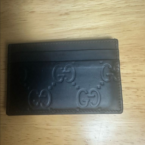 구찌 GG 러버 이펙트 카드 케이스 블랙