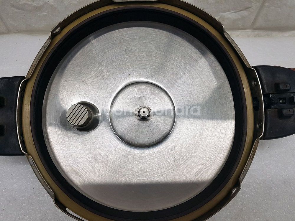 풍년 압력솥 6인용 입니다--3