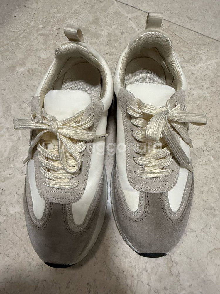 토리버치 운동화 240--0