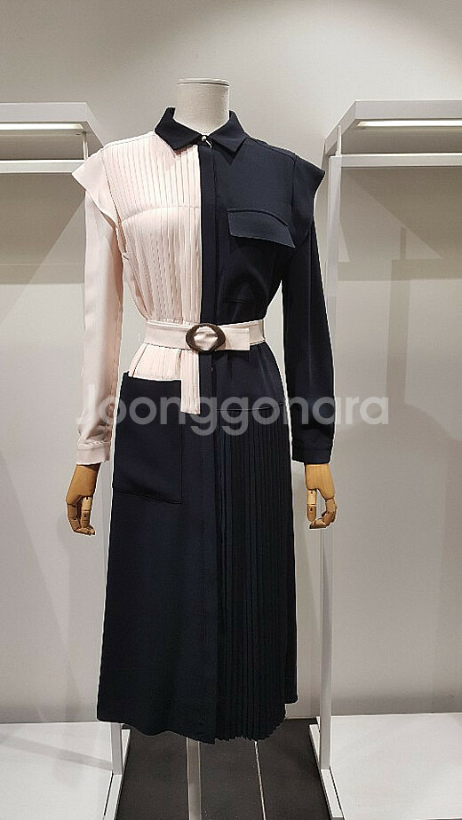 [에스블랑]유인나 착용 샤틴 배색 플리츠 원피스 스커트--1