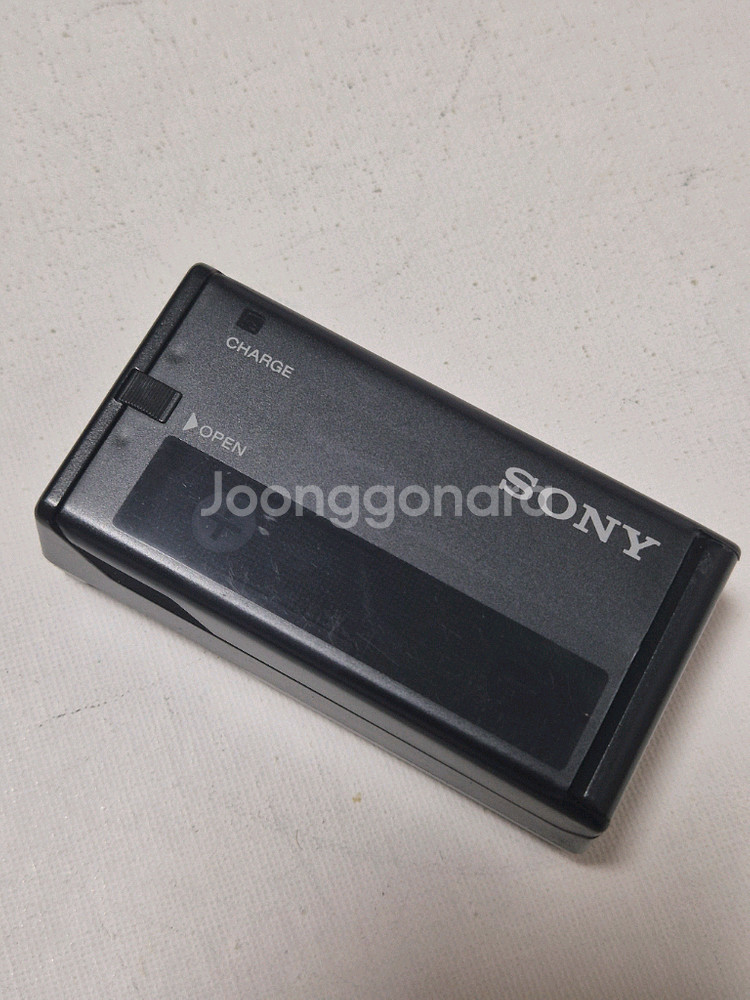 소니 워크맨 껌전지 충전기 110V--0