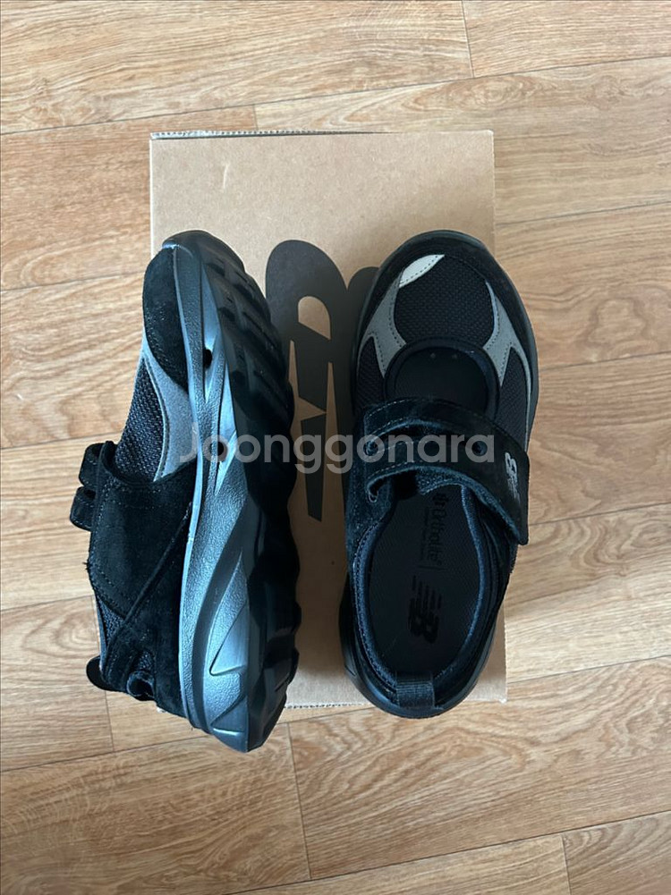 뉴발란스 스니커즈 220,225사이즈 새상품 판매합니다--4