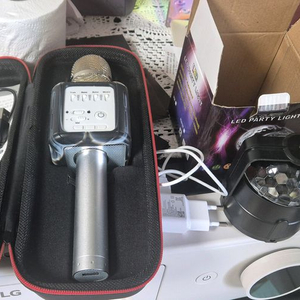 마이크(블루투스 노래방)와 휴대용 조명 팔아요