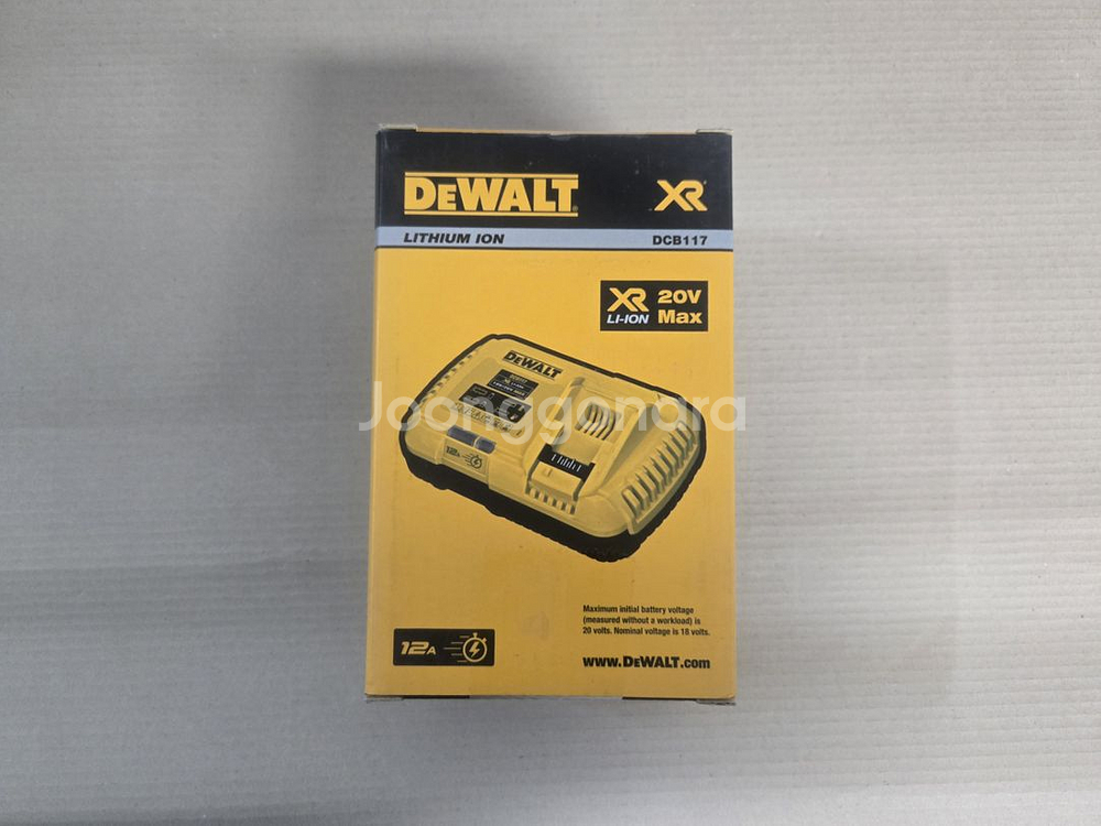 dcb117 디월트 고속충전기 dcb118윗단계 20v--0