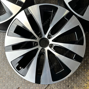 20인치 벤츠 GLE 300d 순정휠 1대분 이미지