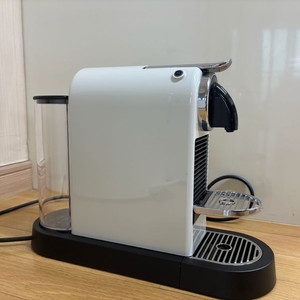 네스프레소 시티즈 커피머신