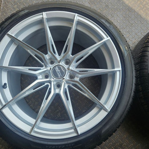 18인치 엑소티 RX10 신품휠 중고타이어 조합 1대분