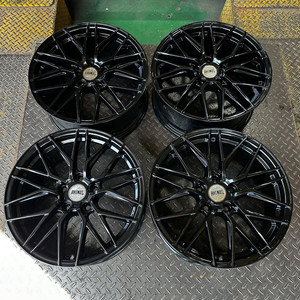 18인치 라이노스 유광블랙 중고휠 1대분