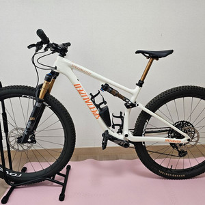 MTB스페셜라이즈드 에픽 에보 {풀 카본} 사이즈 M