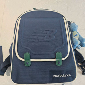 뉴발란스 책가방 판매합니다.