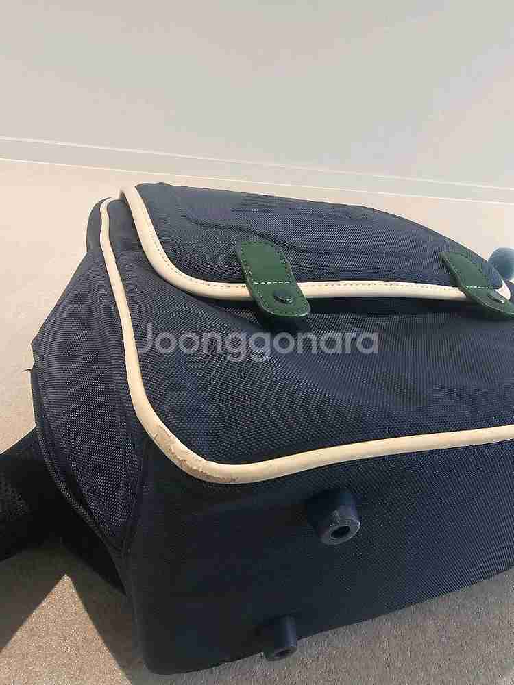 뉴발란스 책가방 판매합니다.--2