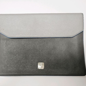 MCM 로빈슨 도큐먼트 케이스 클러치백