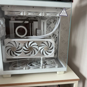 13700K RTX4090 화이트시스템