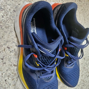 써코니 엔돌핀스피드4 280 러닝화 마라톤화